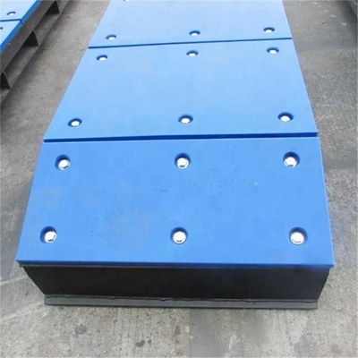 Incurvé la construction du visage en plastique d'amortisseur de dock capitonne UHMWPE Marine Dock Bumpers