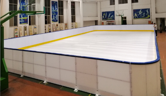 Fabriqué en Chine Piste de glace au sous-sol Cour de basket-ball côte à côte Portable synthétique UHMWPE Plaque de glace Location