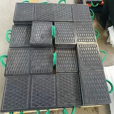 Le HDPE en plastique Cribbing d'anti impact rigide noir bloque Crane Outrigger Pads Stack