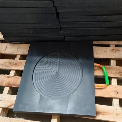Le camion composé de HDPE durable a monté des grues font pression sur les protections résistantes de tangon